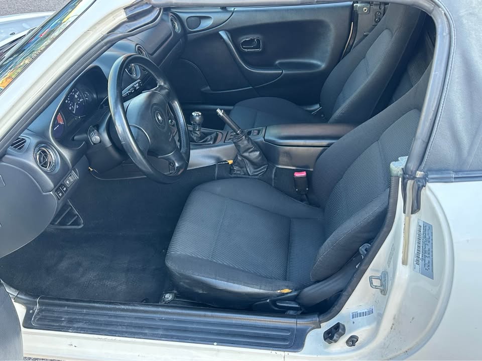 2000 Mazda Miata convertible, 5-speed, clean title, 168k miles, photo 6
