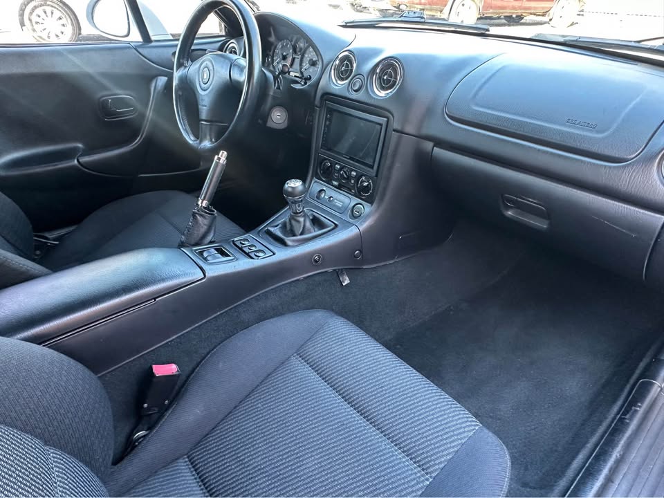 2000 Mazda Miata convertible, 5-speed, clean title, 168k miles, photo 10