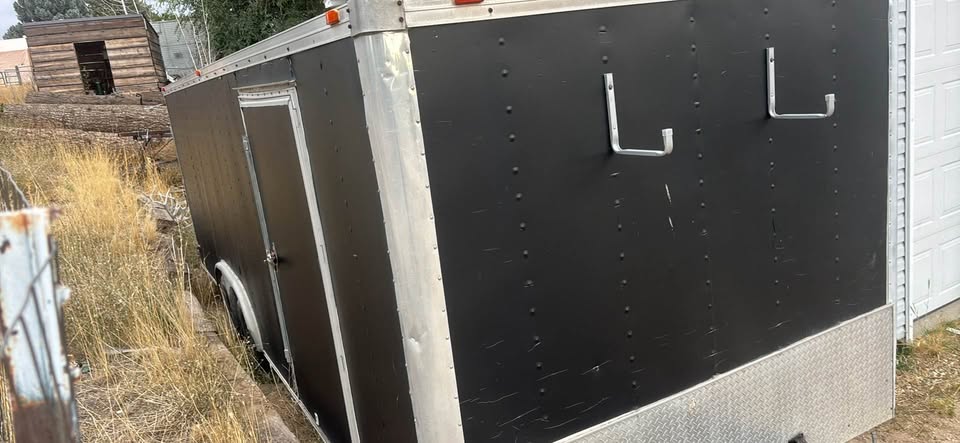 8.5 x 24’ 2002 car hauler, photo 2