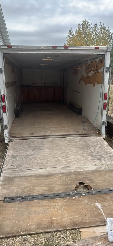 8.5 x 24’ 2002 car hauler, photo 4