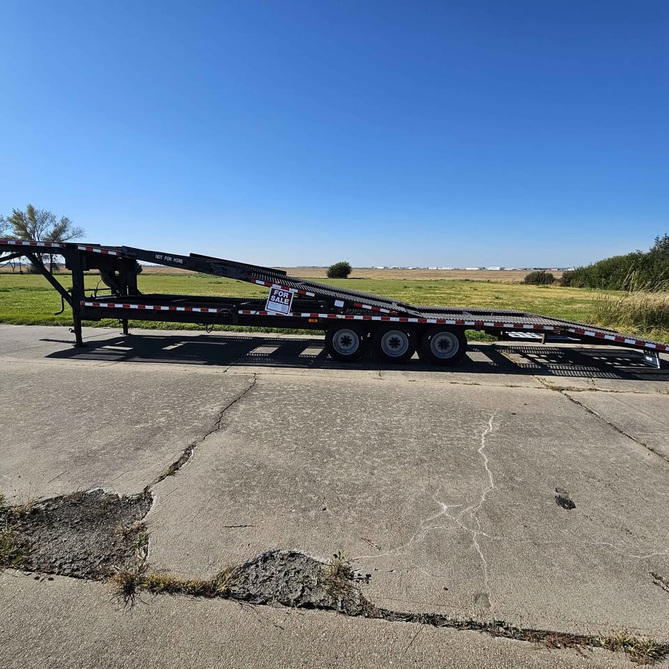 2017 Kaufman Take 4 stacker wedge car trailer, photo 2