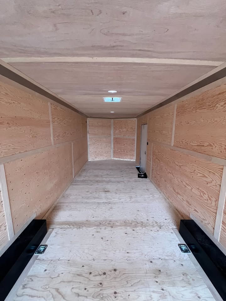 Continental 8.5x30 Auto Race Toy Hauler Enclosed Cargo Trailer Triple Axle 15k GVW!, photo 4