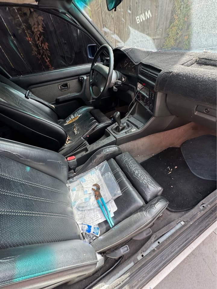 1991 BMW 325i coupe, manual, needs repairs, not driving, photo 4