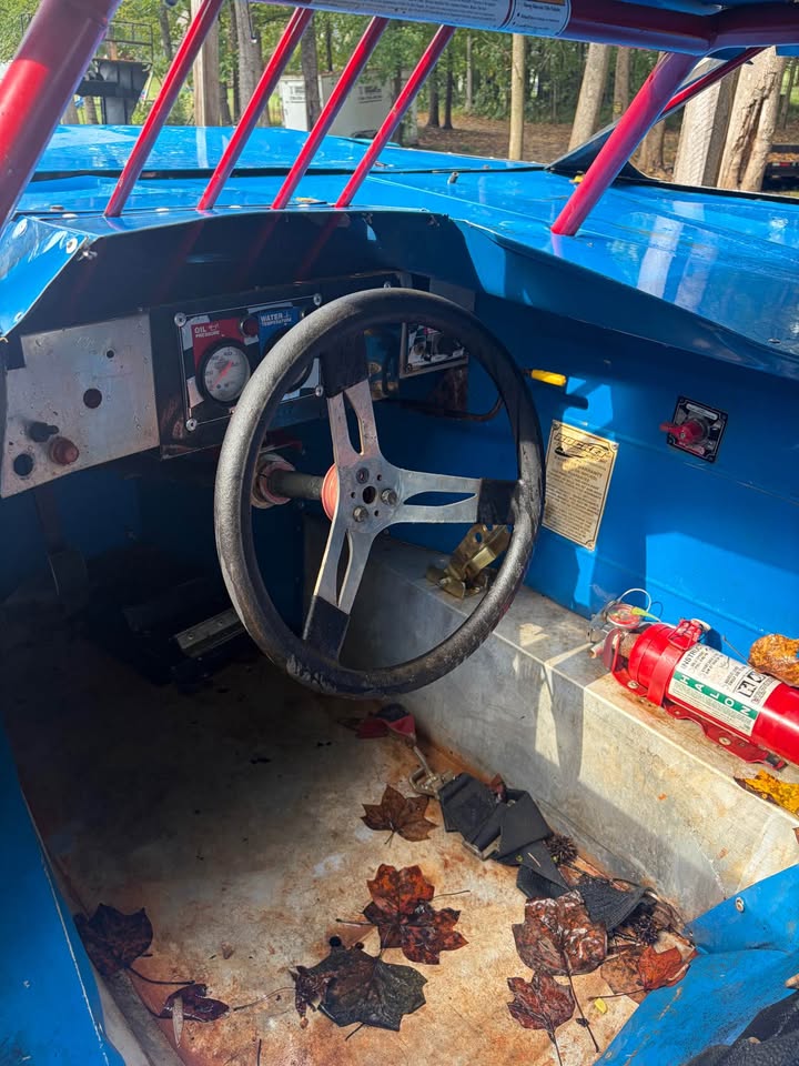 2005 Rocket chassis late model roller, photo 2