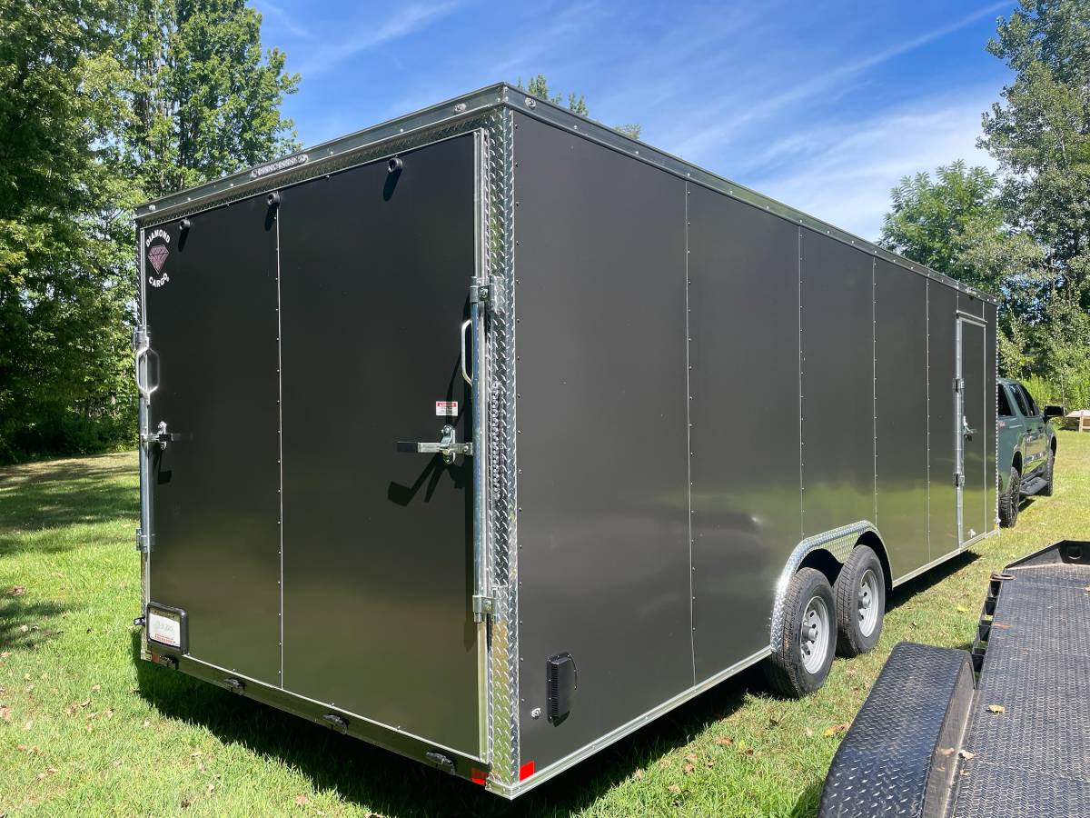 2027 Diamond Cargo Enclosed Trailer, photo 3