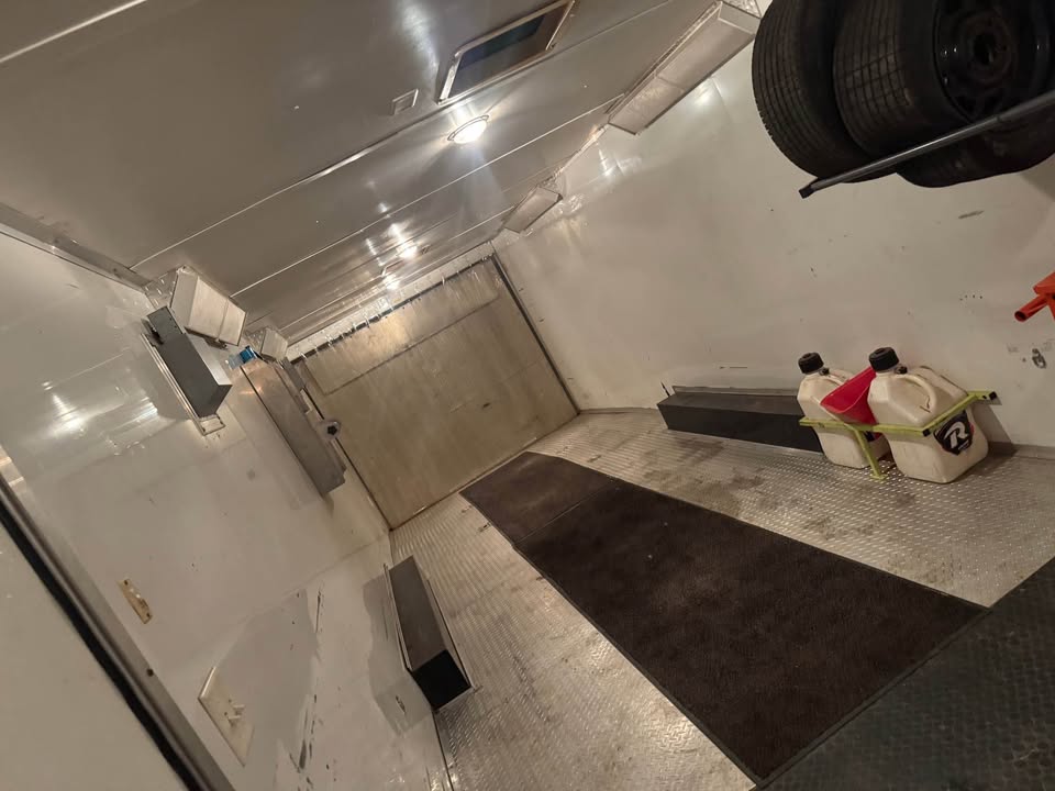 28 ft race car trailer, photo 4