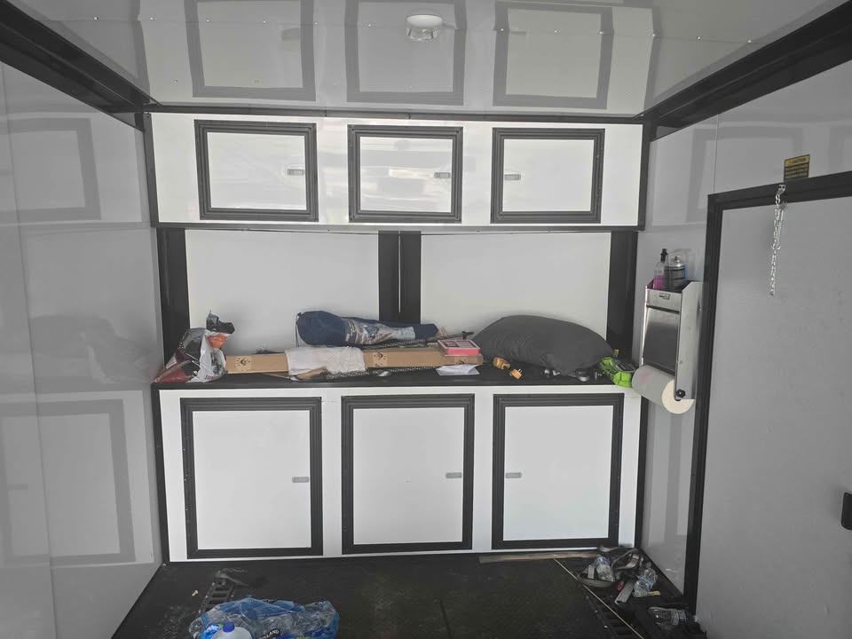 2025 28' Wow cargo enclosed race trailer, photo 6