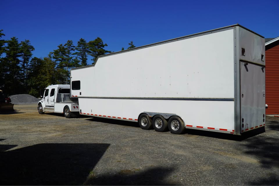 1997 T&E 43 ft enclosed stacker racing trailer, photo 2