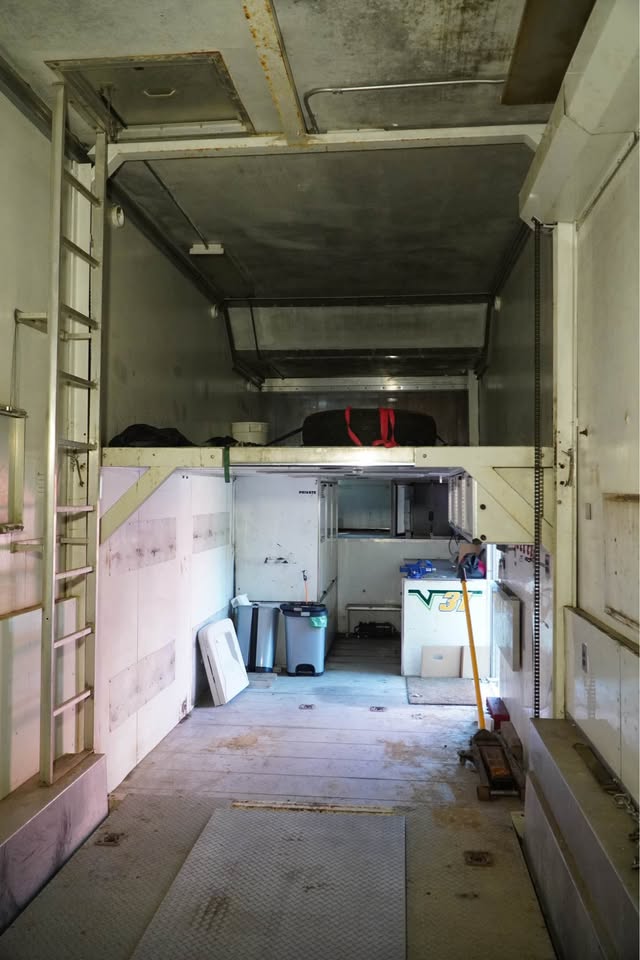 1997 T&E 43 ft enclosed stacker racing trailer, photo 6