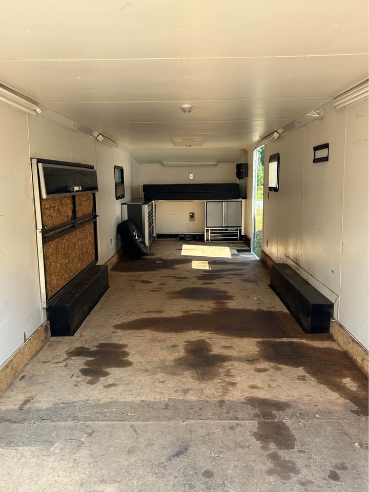 2016 28’ Stealth Viper Race Trailer, photo 6