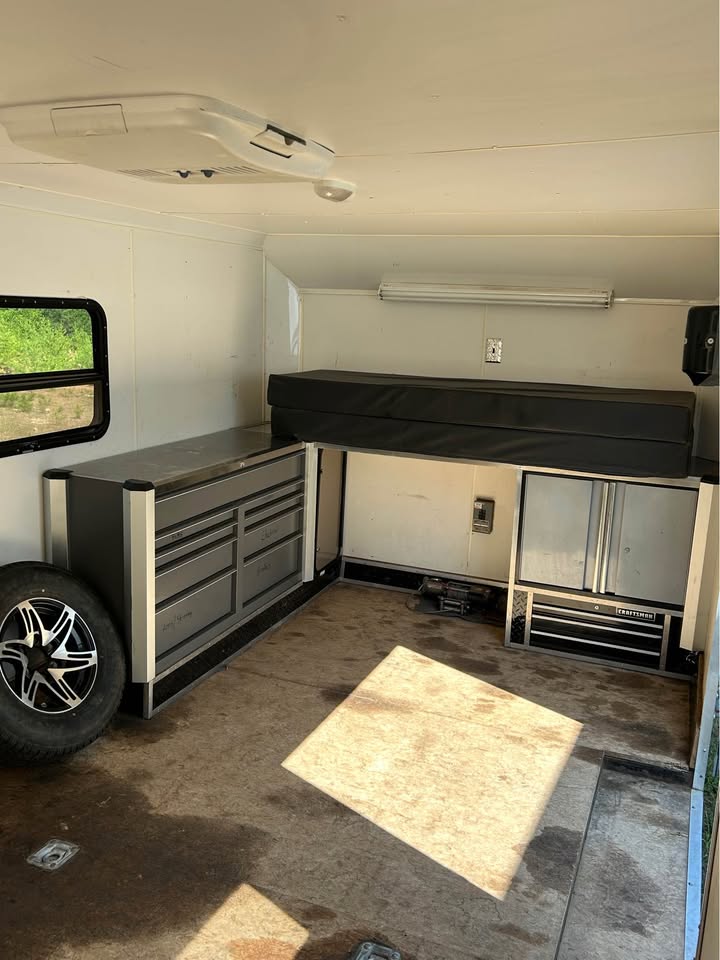 2016 28’ Stealth Viper Race Trailer, photo 8