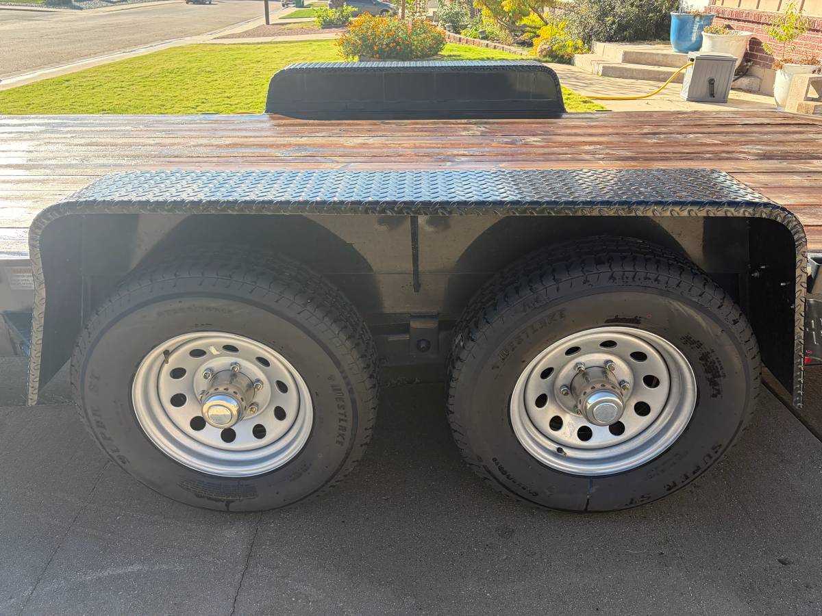 2015 C&B 20ft 6lug car hauler, photo 8