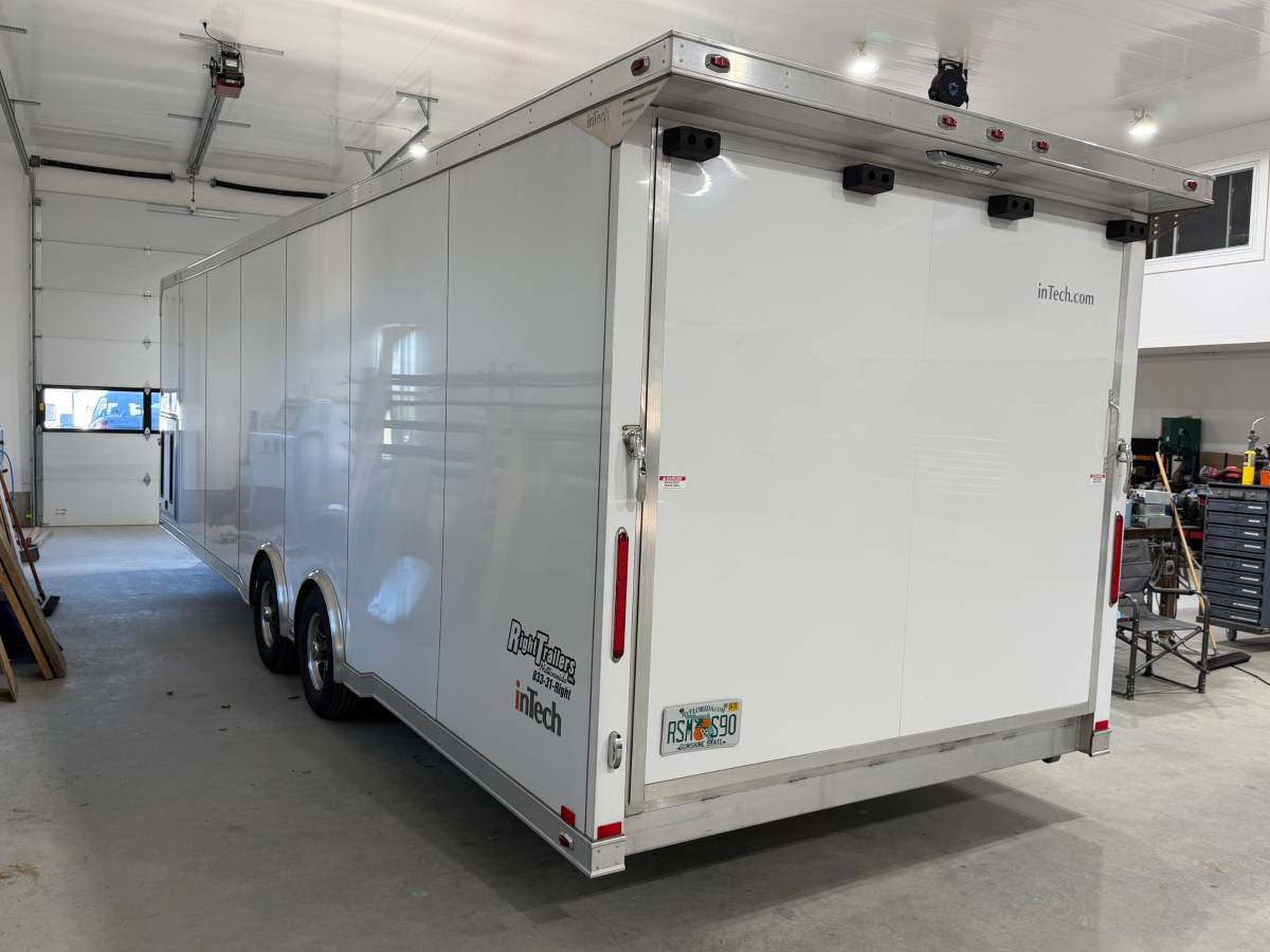 2024 inTech iCon series 8.5'X28' Tag Race/Car Trailer, photo 3