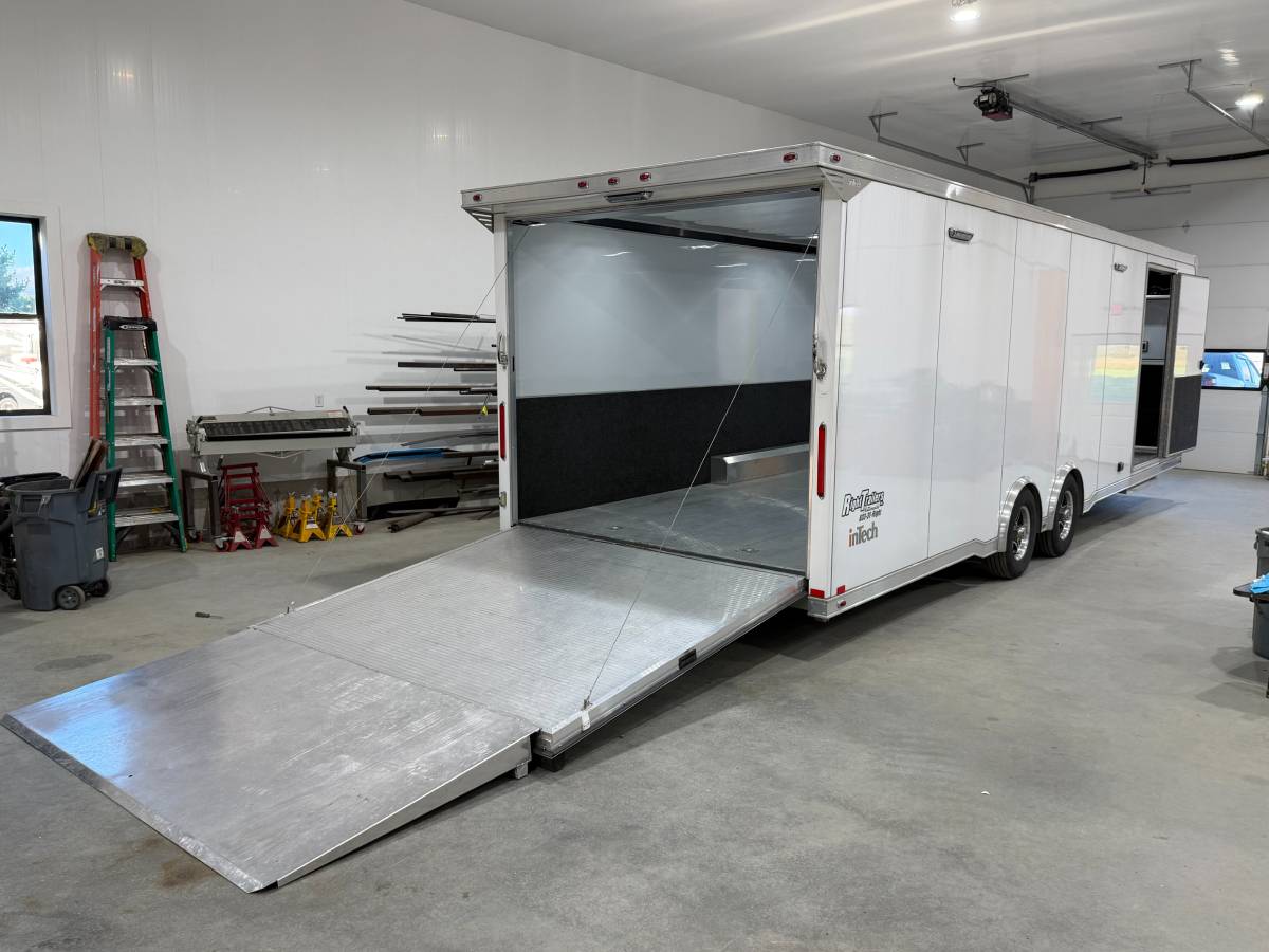 2024 inTech iCon series 8.5'X28' Tag Race/Car Trailer, photo 5