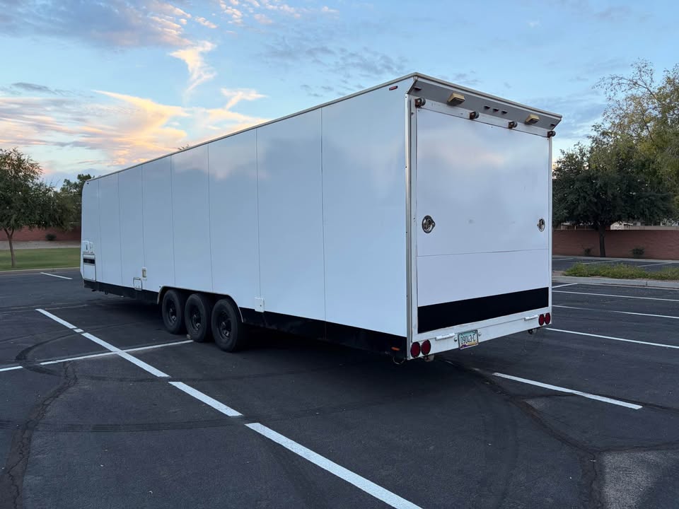 2003 32 ft enclosed off-road race trailer, generator and AC, photo 5