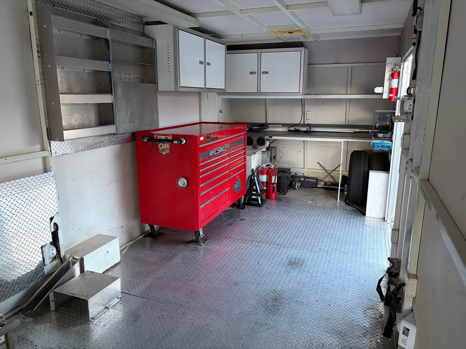 2003 32 ft enclosed off-road race trailer, generator and AC, photo 12