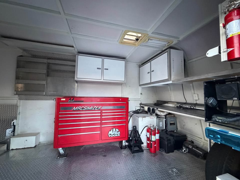 2003 32 ft enclosed off-road race trailer, generator and AC, photo 15