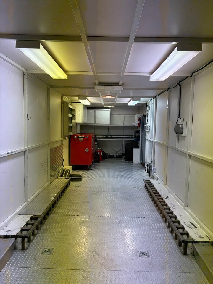 2003 32 ft enclosed off-road race trailer, generator and AC, photo 19