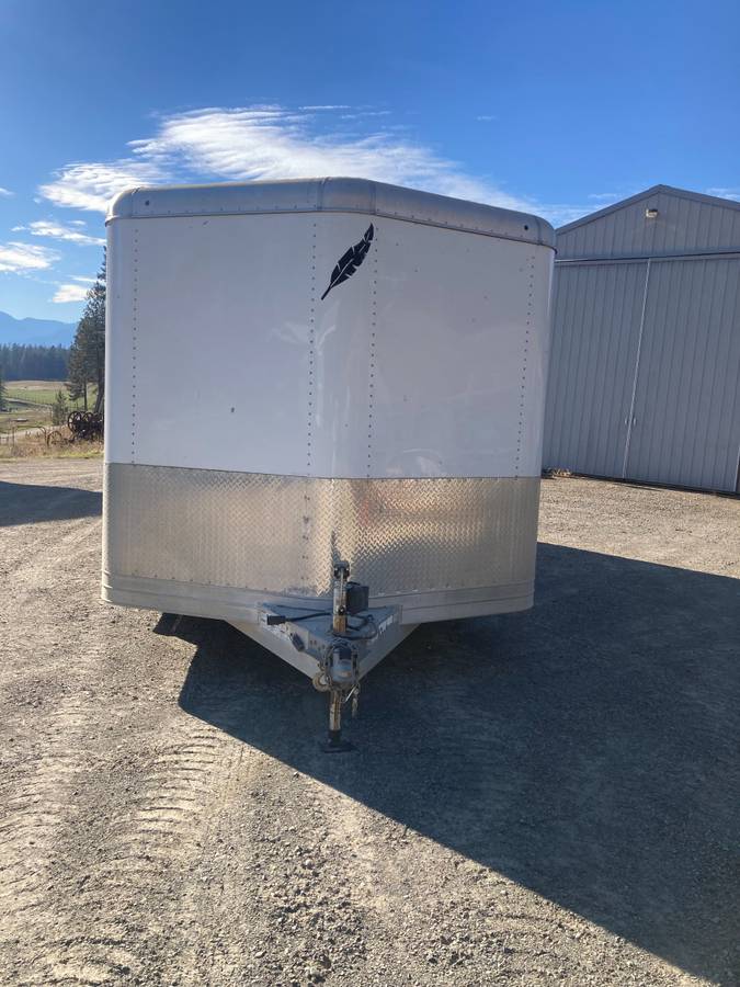 2014 Featherlite 24 Ft Enclosed Trailer, photo 2