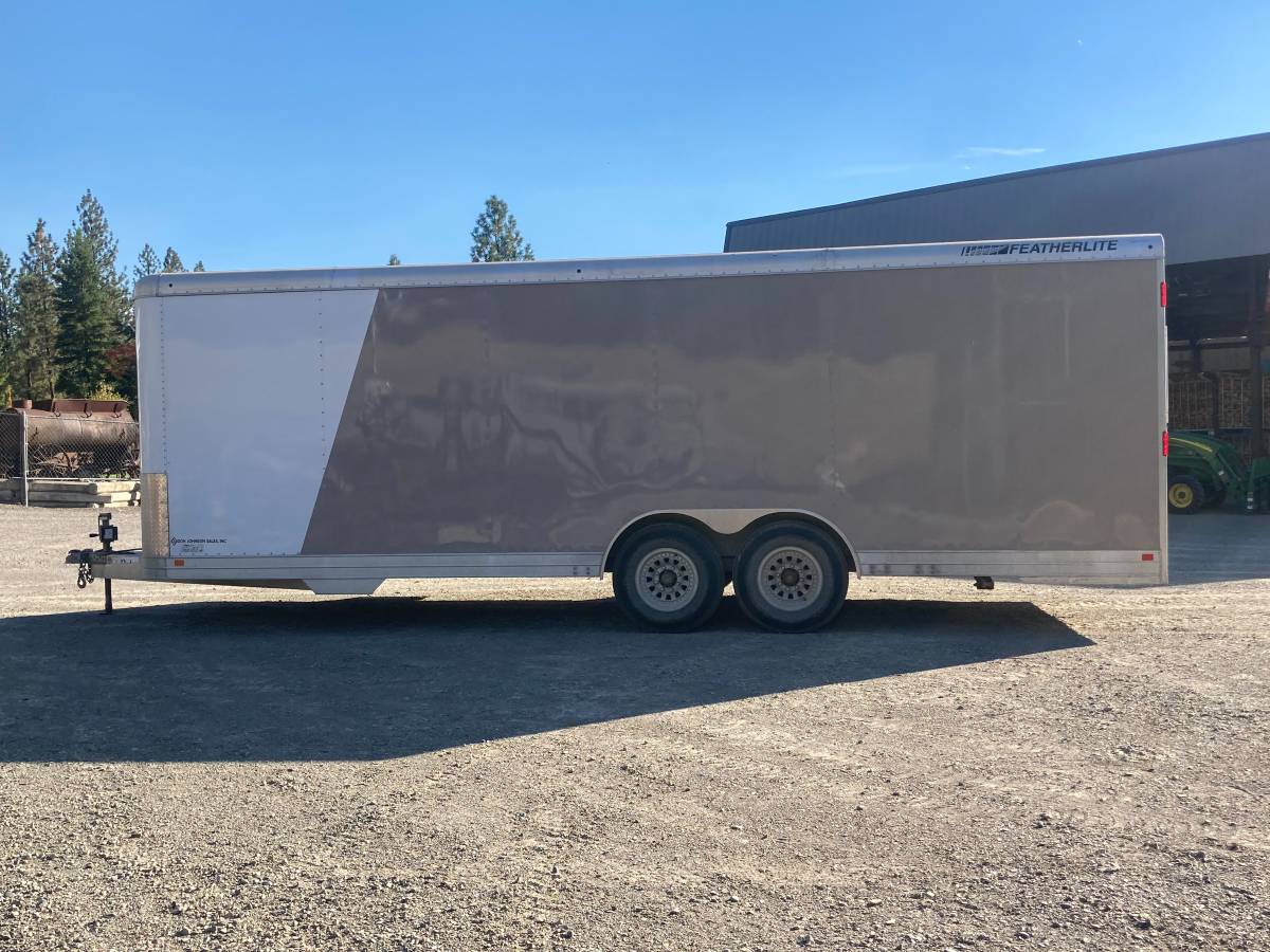 2014 Featherlite 24 Ft Enclosed Trailer, photo 6