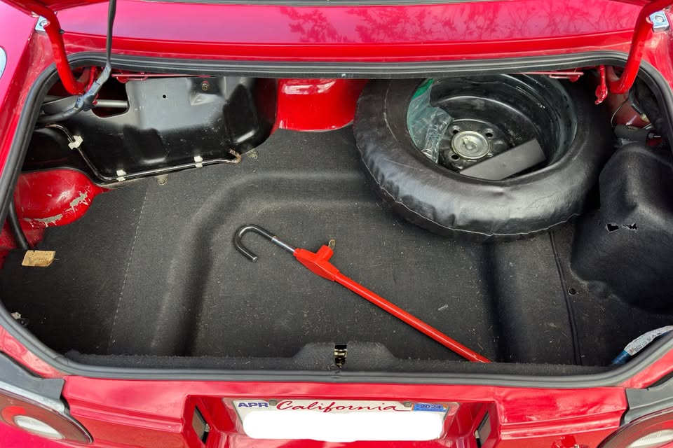 1993 Mazda MX-5 Miata, manual, needs alternator, clean title, photo 5