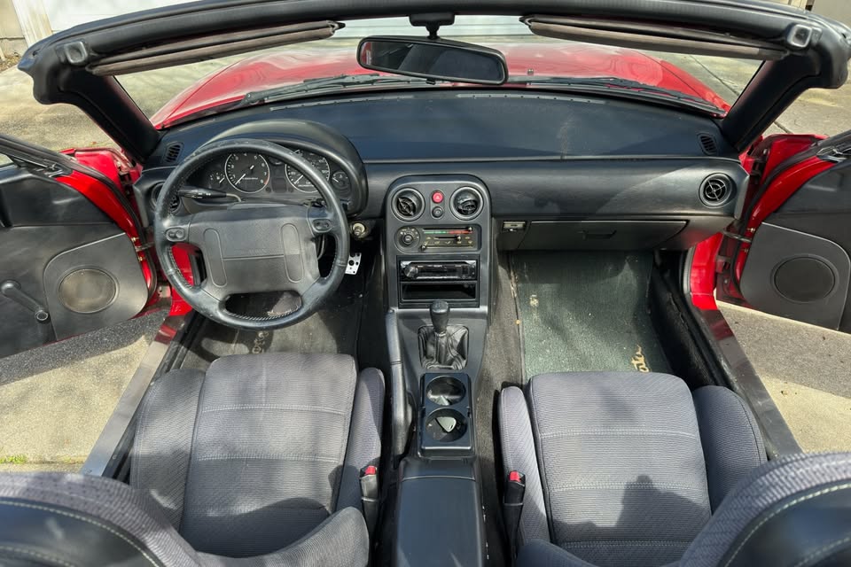 1993 Mazda MX-5 Miata, manual, needs alternator, clean title, photo 11