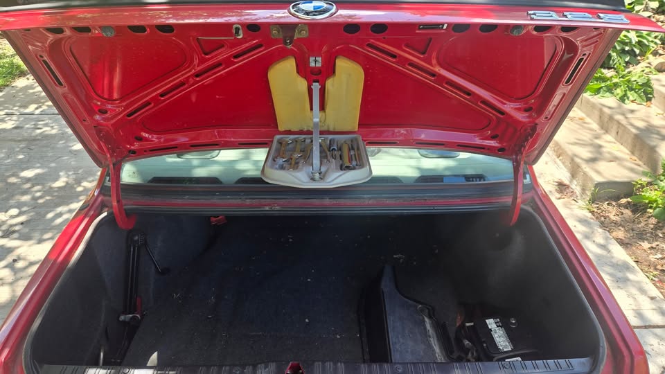1987 BMW 325, runs and drives, needs ball joints and tires, photo 6