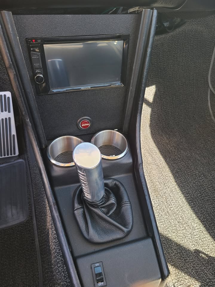 1975 BMW 2002 restomod with S14 (E30 M3) engine, 5-speed, photo 9