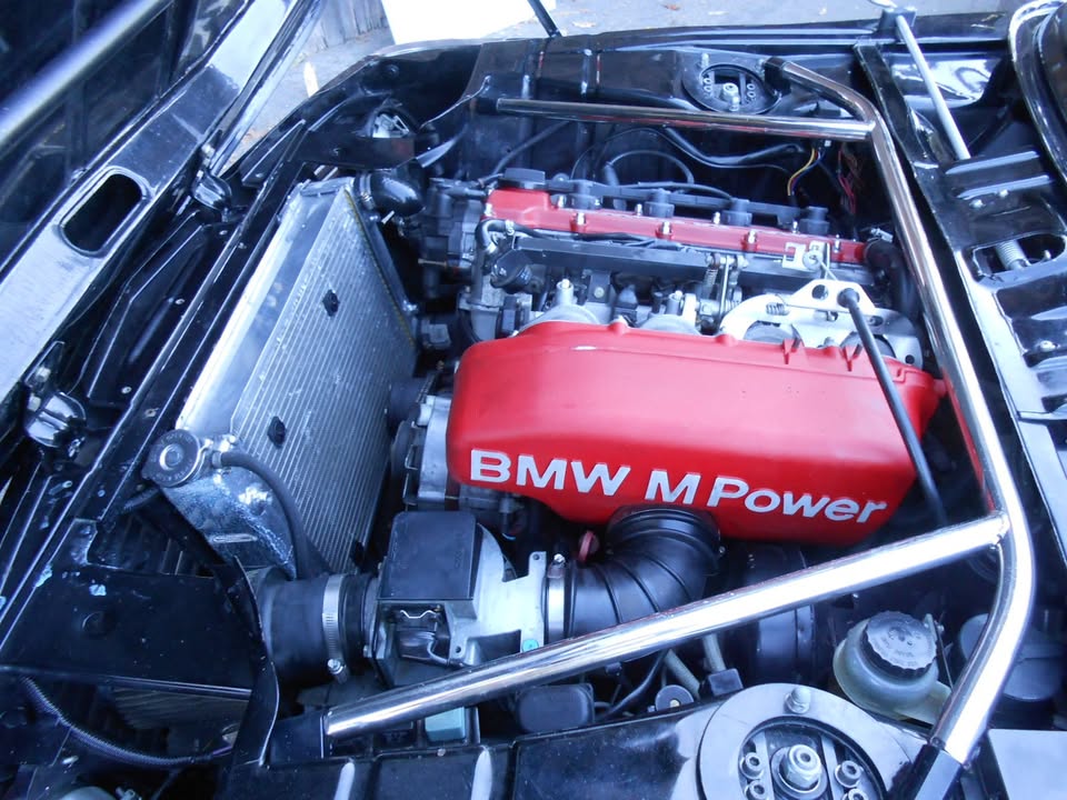 1975 BMW 2002 restomod with S14 (E30 M3) engine, 5-speed, photo 18