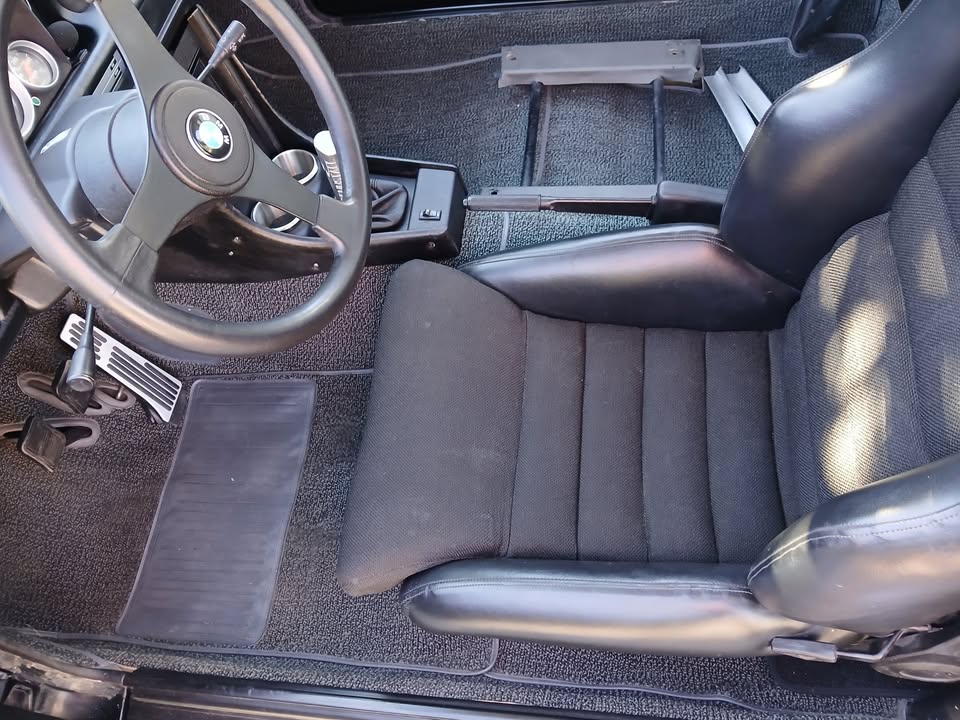 1975 BMW 2002 restomod with S14 (E30 M3) engine, 5-speed, photo 19
