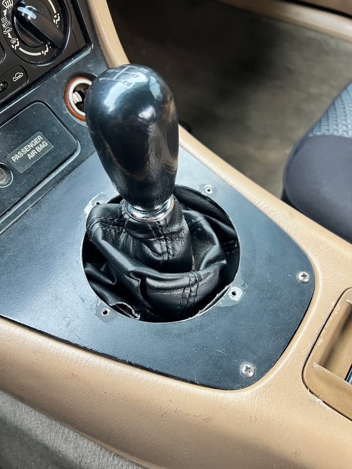 2001 Mazda Miata convertible, 5-speed manual, runs and drives, photo 7