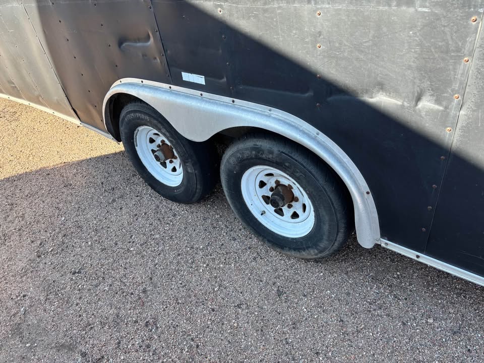 Hallmark 28 ft Enclosed Car Trailer, photo 5