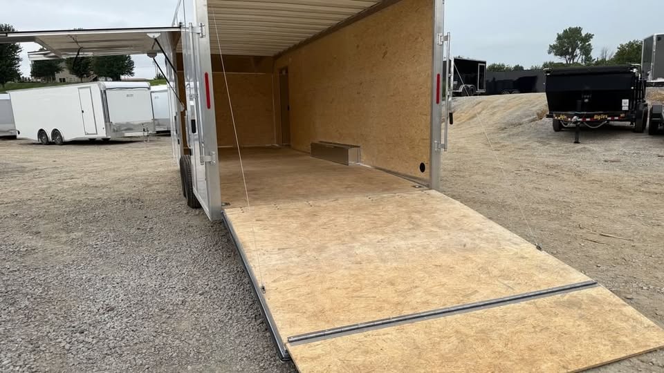 2027 EZ Hauler XLT 8.5x24 aluminum enclosed race trailer, photo 6