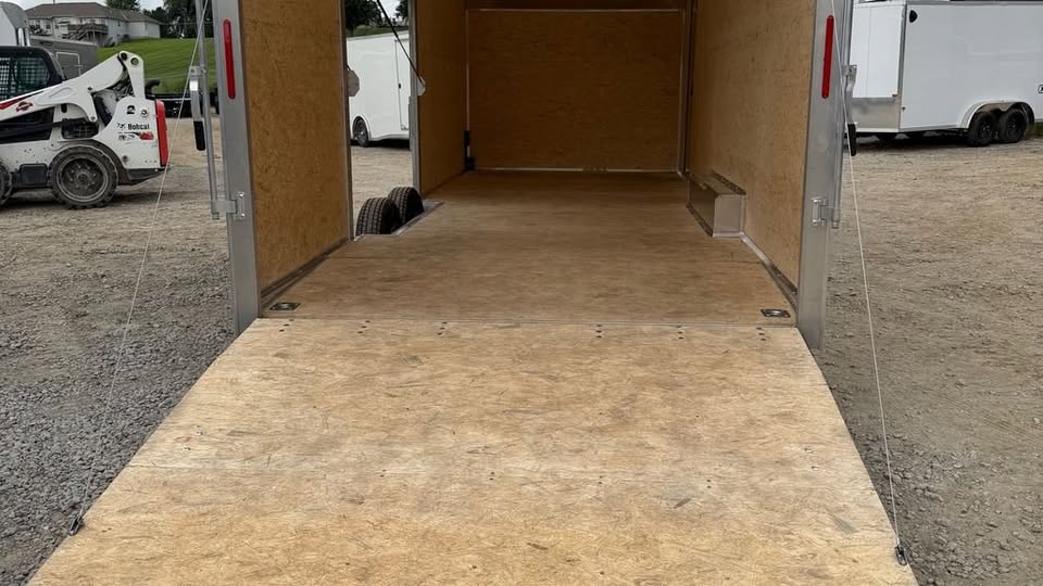 2027 EZ Hauler XLT 8.5x24 aluminum enclosed race trailer, photo 7
