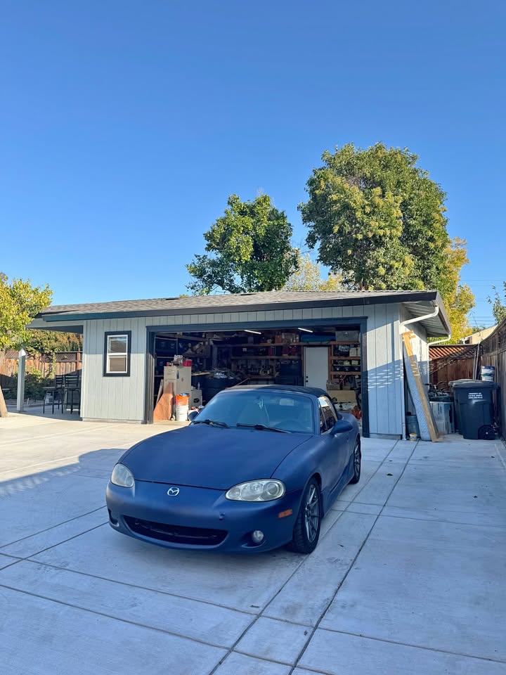 2001 Mazda MX-5 Miata LS, 6-speed, roll bar, Sparco seat