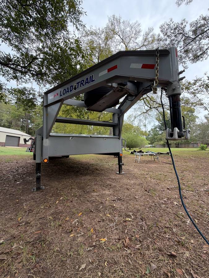 2023 Load Trail 40’ car / equipment hauler, photo 3