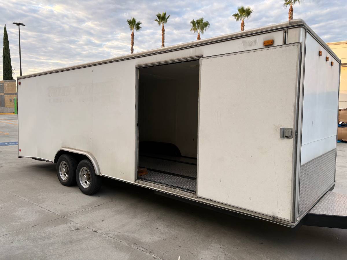 2005 Carson racer enclosed trailer rated for 10,000 pounds 24 x 8 insi, photo 7