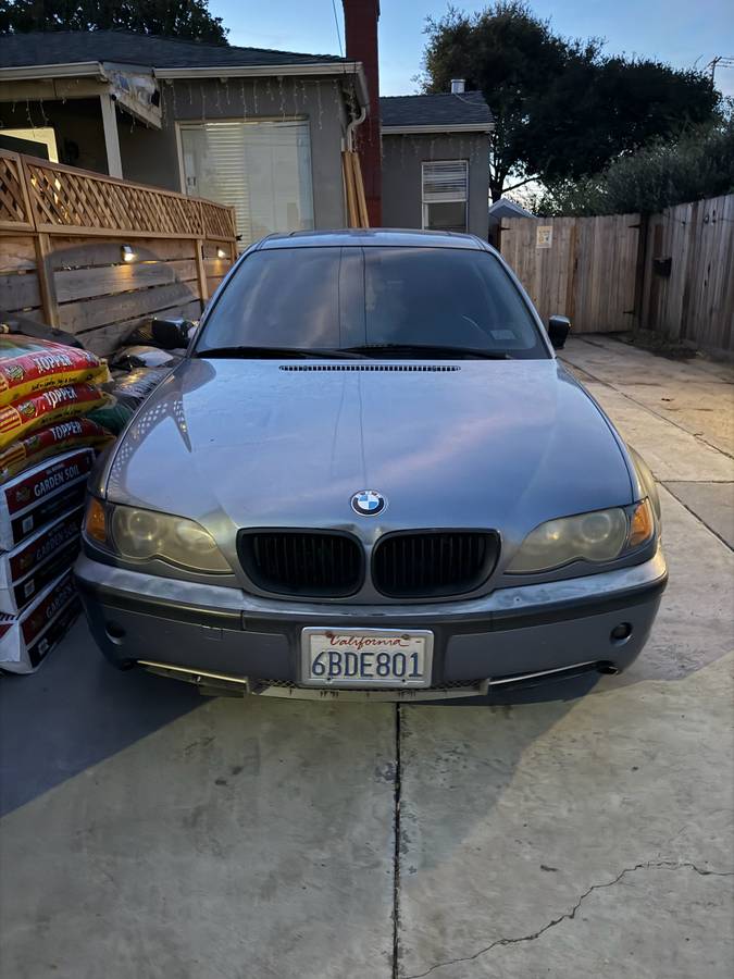 2003 BMW 330i Sedan, 5-speed, clean title, photo 2