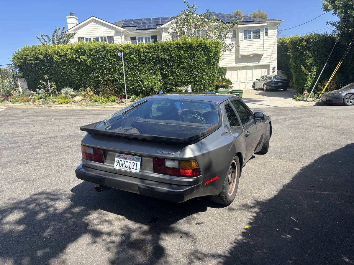 1984 Porsche 944, photo 2