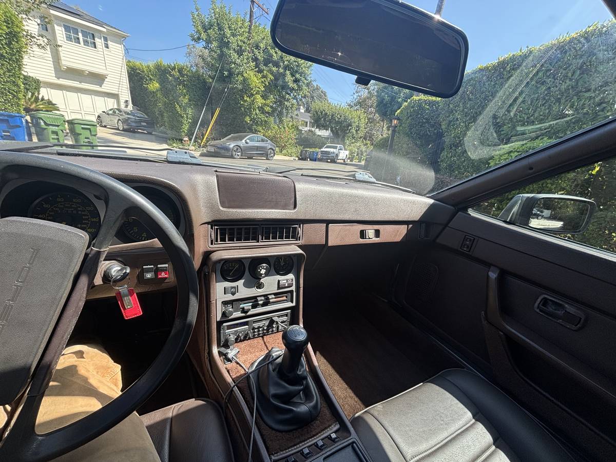 1984 Porsche 944, photo 5