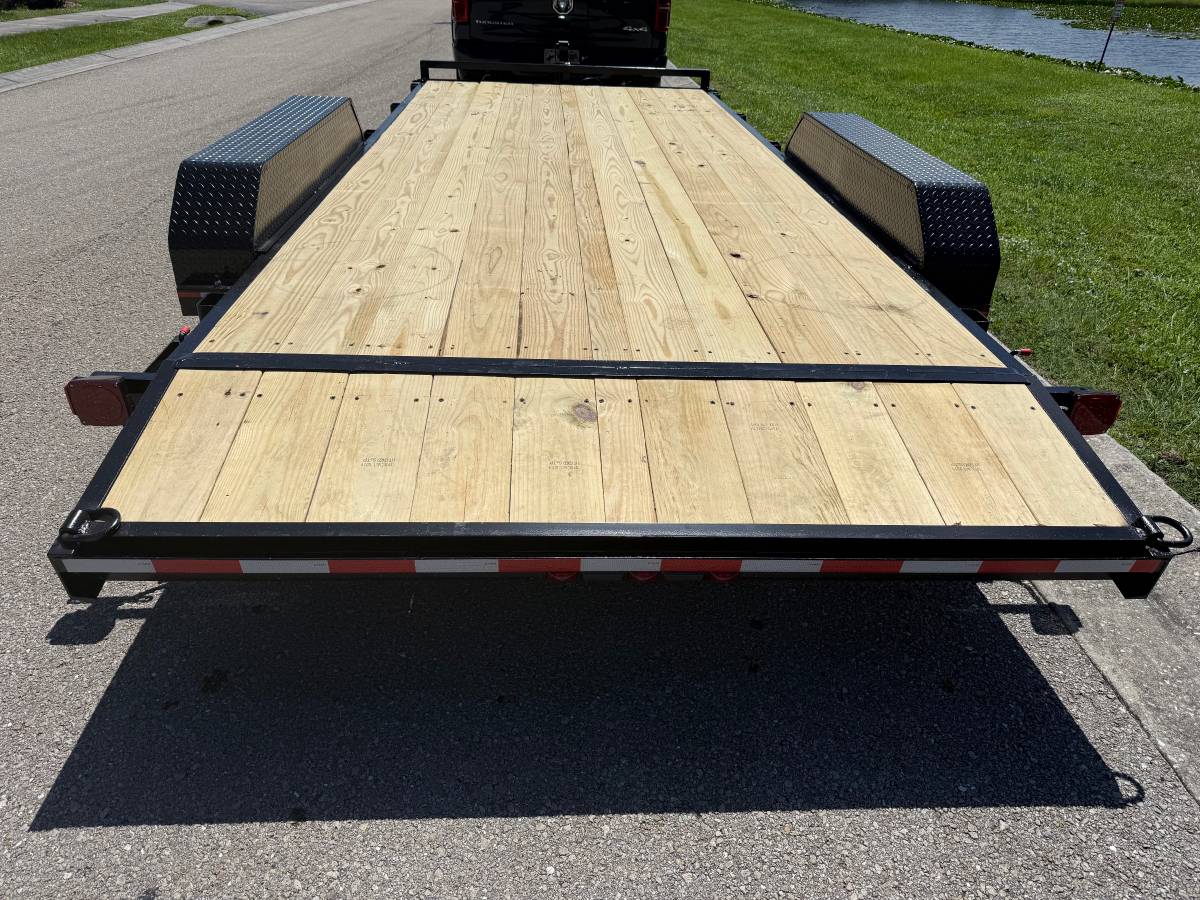 2027 7’x18’ Worldwide Car Trailer 10K GVWR, photo 3