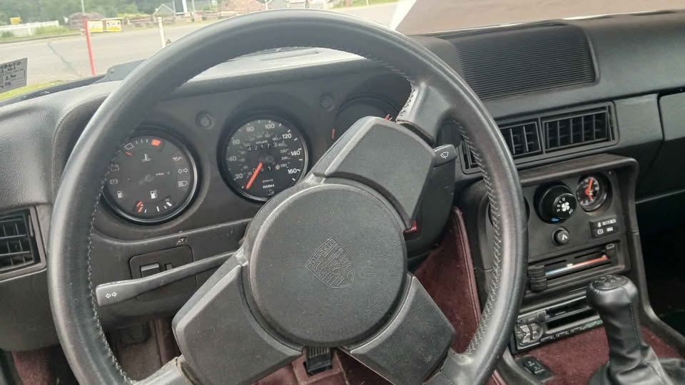 1988 Porsche 924 S, 5-speed, original miles, ready to drive, photo 4
