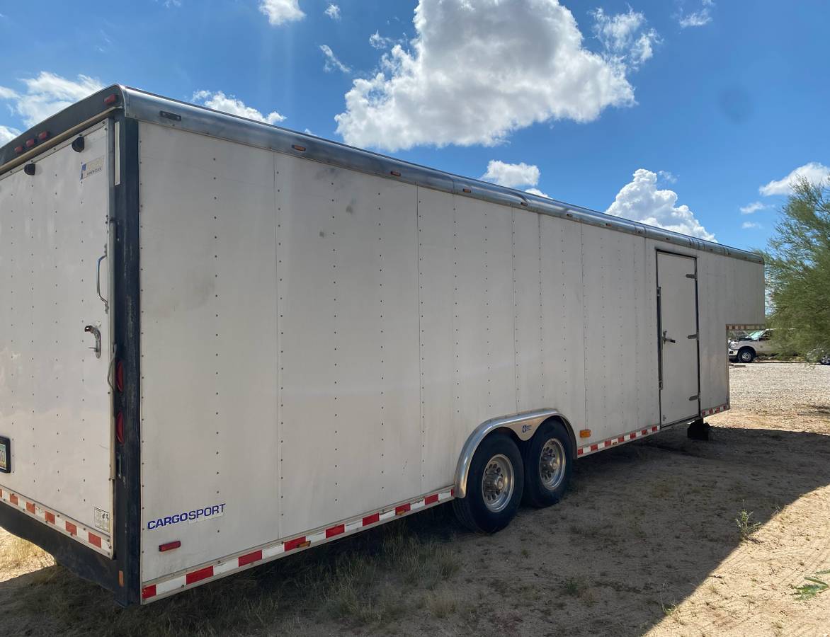 36’ enclosed gooseneck trailer, photo 4