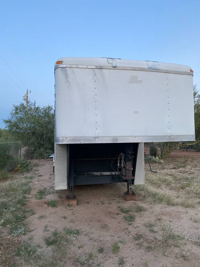 36’ enclosed gooseneck trailer, photo 6