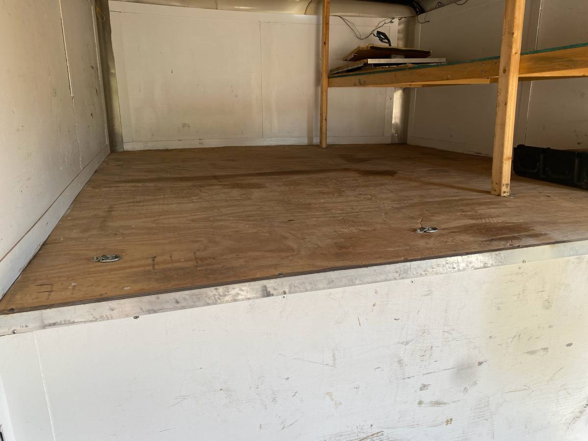 36’ enclosed gooseneck trailer, photo 10