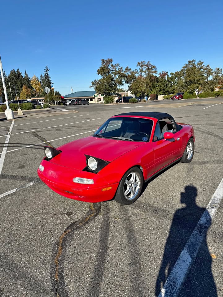 1992 Mazda Miata, rebuilt engine, new clutch, clean title