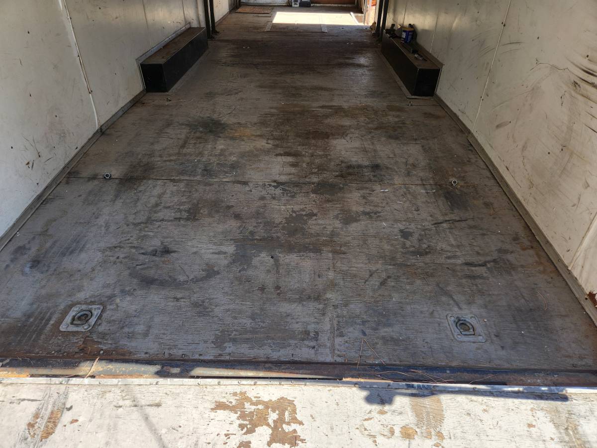 28x8 car hauler trailer enclosed cargo with ramp, photo 6