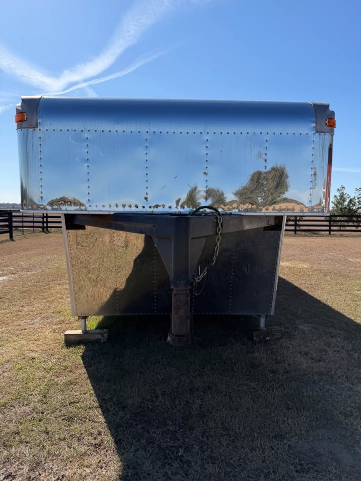 Perfect condition 1993 Motorsport 35’ All Aluminum Race Trailer, photo 2