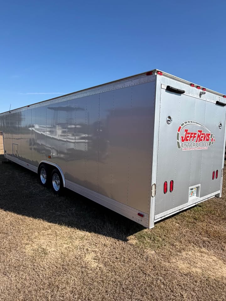 Perfect condition 1993 Motorsport 35’ All Aluminum Race Trailer, photo 4