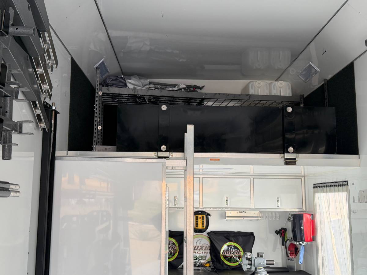 2024 INTECH 28 STACKER IN MINT CONDITION, photo 4